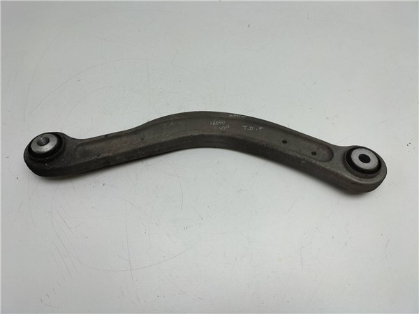 brazo superior trasero derecho mercedes benz