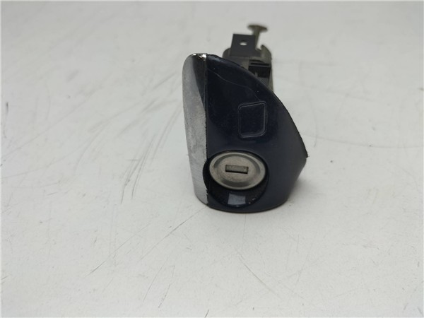 bombin puerta delantera izquierda mercedes be