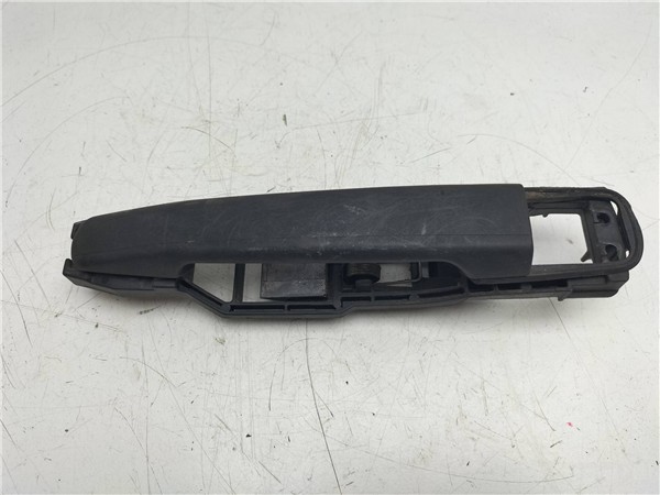 maneta exterior delantera izquierda mercedes