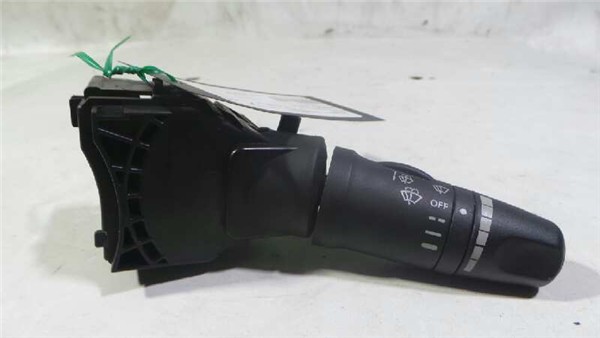 mando limpiaparabrisas nissan primera berlina