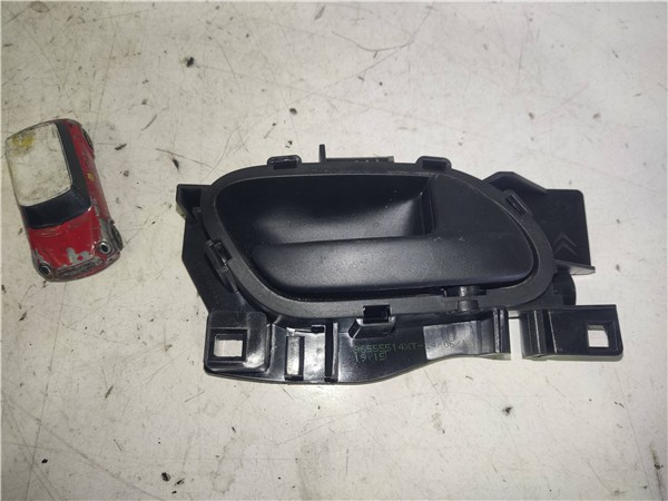 manilla interior puerta delantera derecha peu