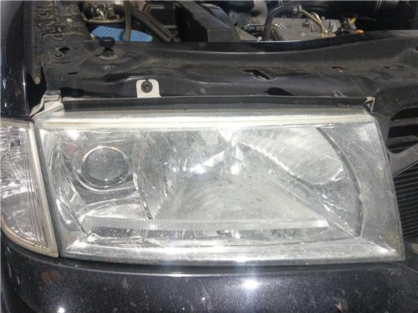 faro delantero derecho skoda octavia berlina