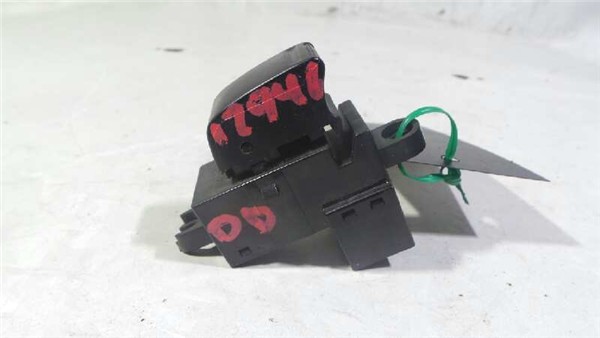 botonera puerta delantera derecha nissan prim