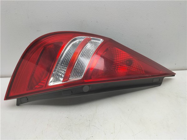 piloto trasero izquierdo hyundai i30 fd 06200