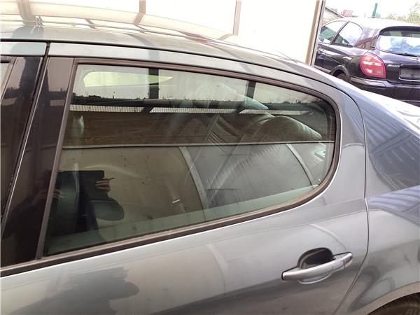 elevalunas electrico trasero izquierdo peugeo