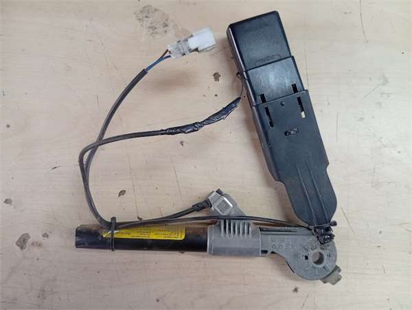 anclaje cinturon delantero izquierdo renault kangoo i (f/kc0)(1997 >) 1.5 dci (kc07)