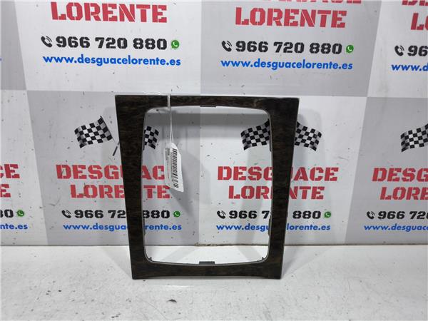 moldura puerta delantera derecha mercedes ben