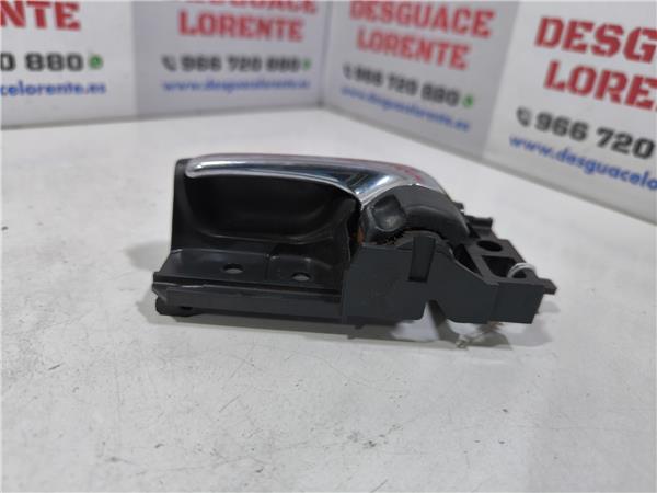 Manilla Interior Puerta Delantera *