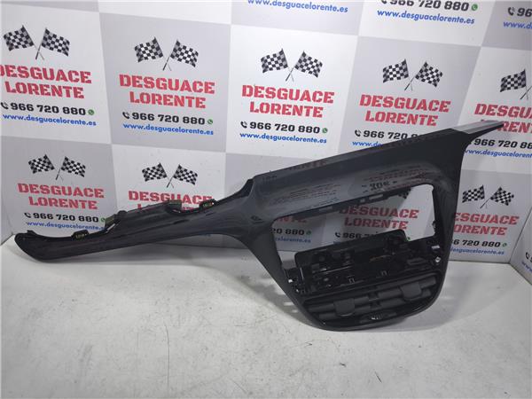 moldura puerta delantera derecha peugeot 208