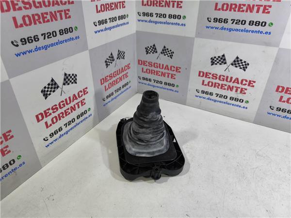 moldura puerta delantera derecha mercedes ben