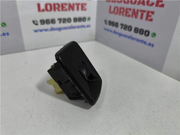 Botonera Puerta Trasera Izquierda *