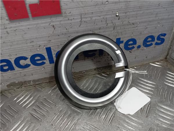 moldura puerta delantera derecha fiat 500 x 3