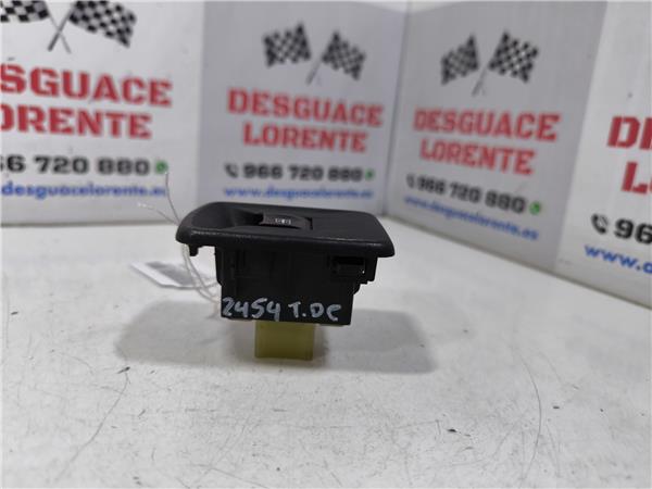 Botonera Puerta Trasera Derecha *