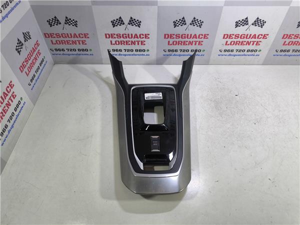 moldura puerta delantera derecha peugeot 308