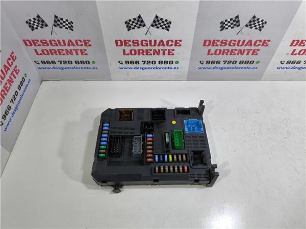caja reles peugeot 208 012012