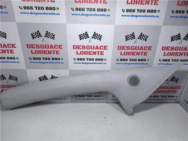 moldura puerta delantera derecha opel crossla