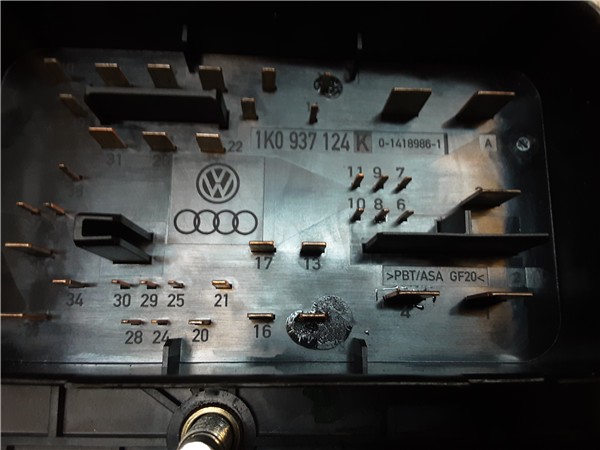 Caja Reles Volkswagen Golf V Variant