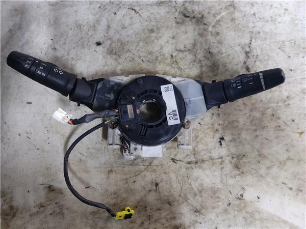 mando multifuncion nissan primera berlina (p12)(12.2001 >) 2.2 acenta [2,2 ltr.   102 kw 16v turbodiesel cat]