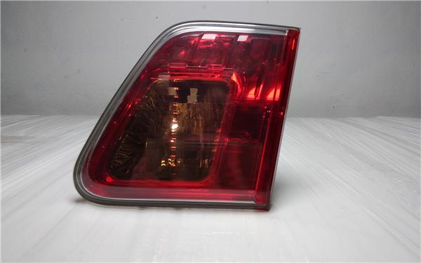 piloto trasero derecho toyota avensis t27 200