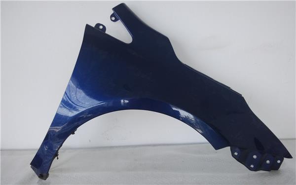 aleta delantera derecha toyota avensis t27 20