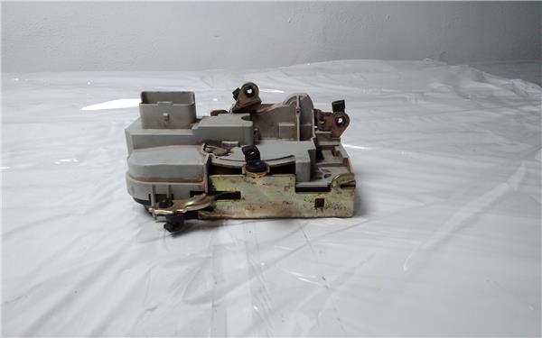 cerradura puerta delantera derecha peugeot 40