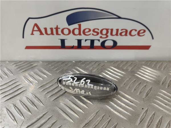 piloto intermitente lateral delantero derecho