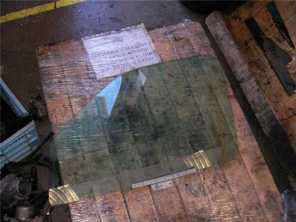 luna puerta delantera izquierda ford fiesta b