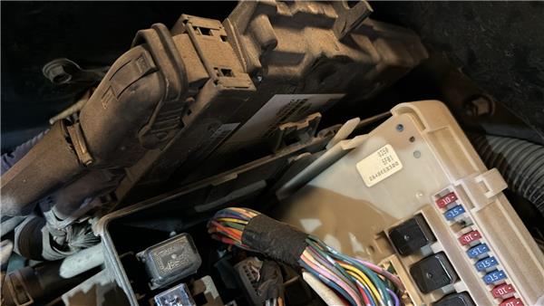 centralita motor uce nissan pathfinder r51 01