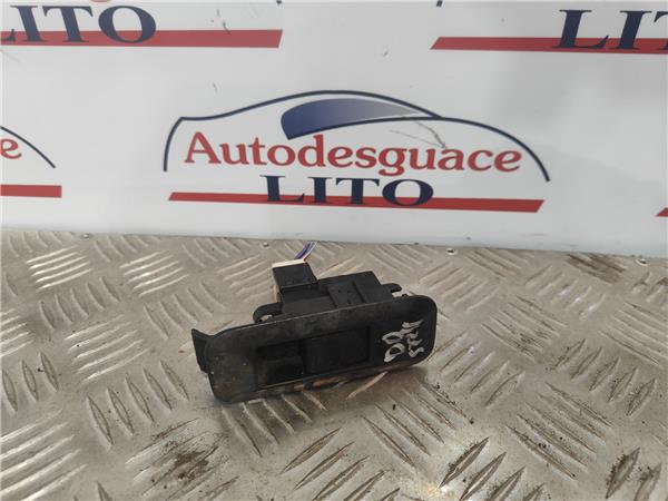 mando elevalunas delantero derecho nissan pri