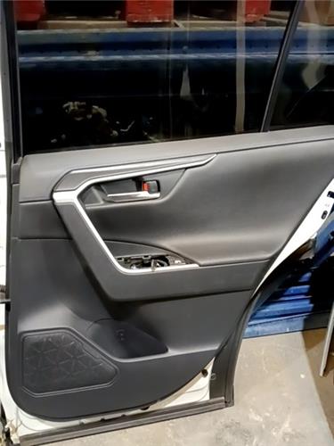guarnecido puerta trasera derecha toyota rav4
