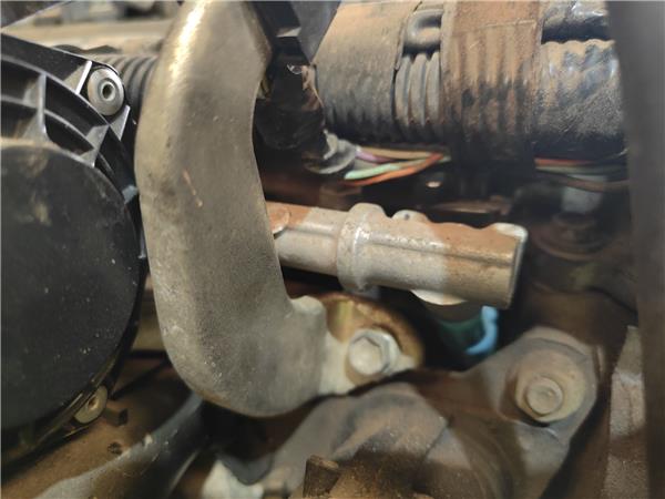 rampa inyectora toyota yaris ksp9scp9nlp9 082