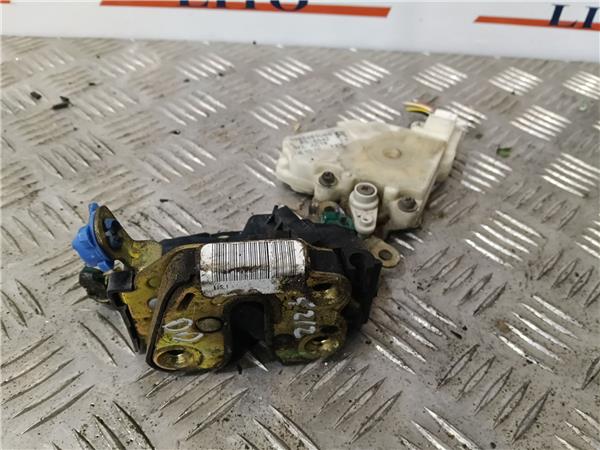 cerradura puerta delantera derecha nissan alm