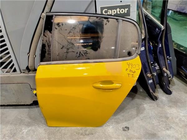 puerta trasera izquierda peugeot 208 p2 06201