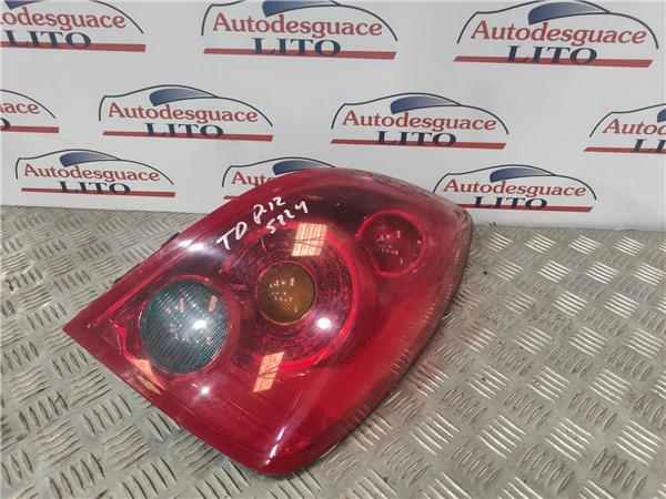 piloto trasero derecho nissan primera berlina