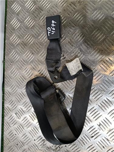 anclaje cinturon trasero derecho toyota yaris