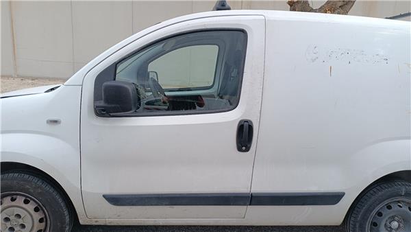 1.3 Basis 13 Ltr. - 55 kW 16V HDi FAP Puerta Delantera Izquierda