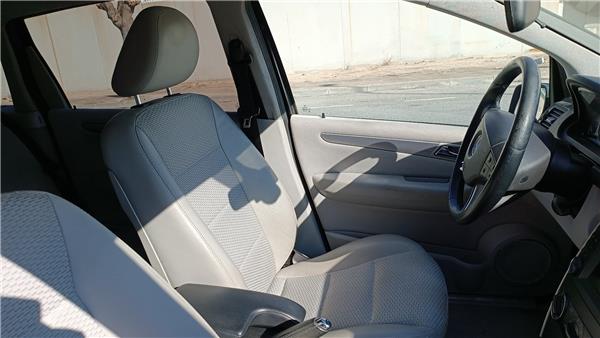 2.0 180 CDI (245.207) 20 Ltr. - 80 kW CDI CAT Asiento Delantero Izquierdo