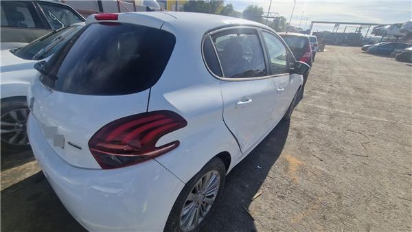 piloto trasero derecho peugeot 208 012012  16
