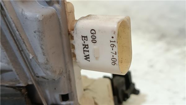 1.9 Reference 19 Ltr. - 77 kW TDI Cierre Electromagnetico Trasero Izquierdo