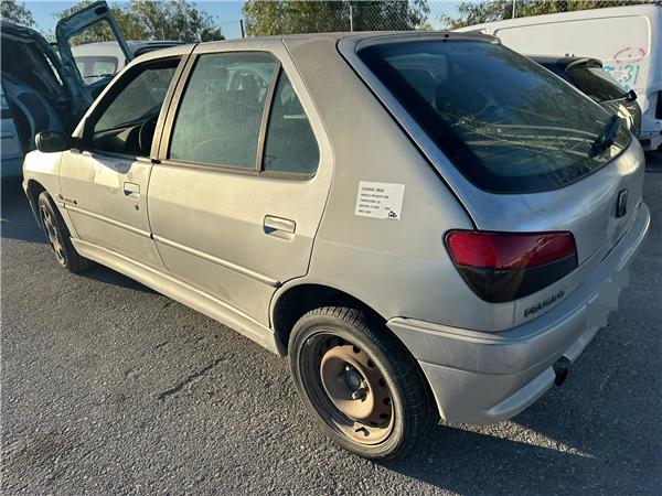 2.0 Boulebard 20 Ltr. - 66 kW HDi CAT Retrovisor Izquierdo
