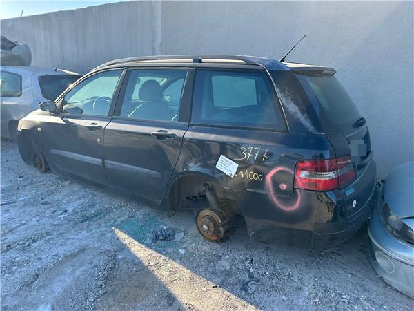 puerta trasera izquierda fiat stilo 192 2001