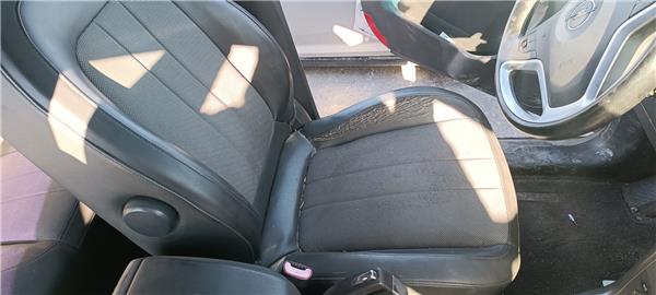 2.0 Cosmo 4x4 20 Ltr. - 110 kW CDTI CAT (Z 20 DMH - LLW) Asiento Delantero Izquierdo