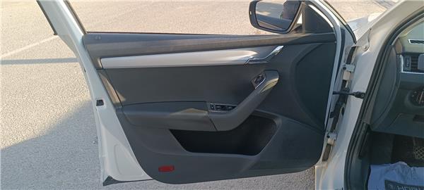 guarnecido puerta delantera izquierda skoda octavia berlina (5e3)(01.2013 >) 1.6 active [1,6 ltr.   77 kw tdi dpf]