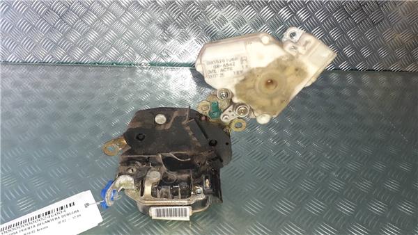 cerradura puerta delantera derecha nissan alm