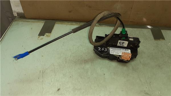 cerradura puerta delantera derecha opel adam