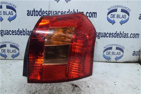 COROLLA E12 Piloto Trasero Derecho
