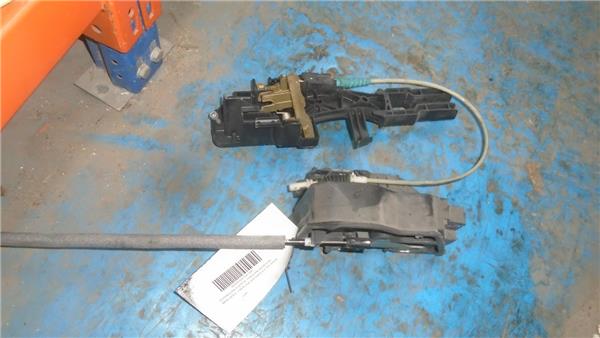 SERIE 1 BERLINA E81E87 Cierre Electromagnetico Trasero Derecho