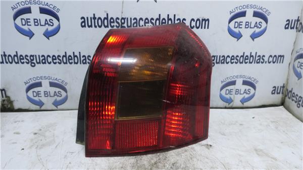 COROLLA E12 Piloto Trasero Derecho
