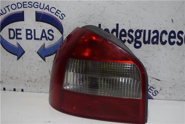 A3 8L Piloto Trasero Izquierdo