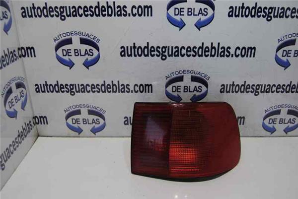 A8 D2 Piloto Trasero Derecho